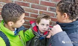 霸凌小男孩爆料视频