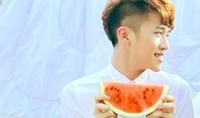 娱乐吃瓜头像男生,揭秘娱乐圈男星吃瓜头像背后的故事
